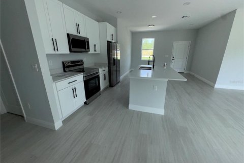 House in Ocala, Florida 4 bedrooms, 151.99 sq.m. № 1552260 - photo 2