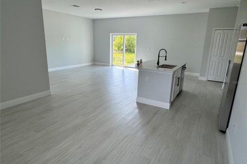 House in Ocala, Florida 4 bedrooms, 151.99 sq.m. № 1552260 - photo 4