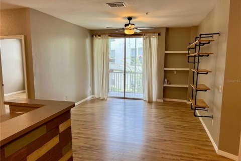 Condominio en alquiler en Orlando, Florida, 4 dormitorios, 121.98 m2 № 1918733 - foto 4