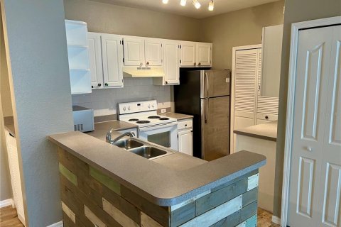 Condominio en alquiler en Orlando, Florida, 4 dormitorios, 121.98 m2 № 1918733 - foto 5