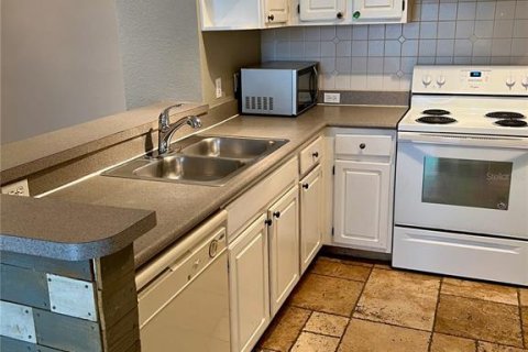 Condominio en alquiler en Orlando, Florida, 4 dormitorios, 121.98 m2 № 1918733 - foto 6