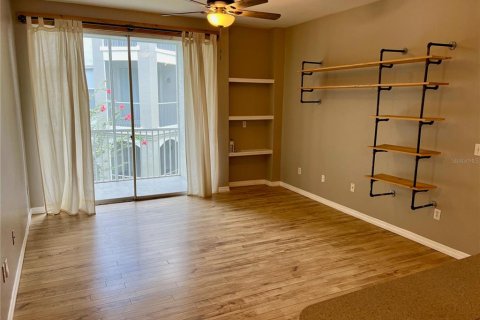 Condominio en alquiler en Orlando, Florida, 4 dormitorios, 121.98 m2 № 1918733 - foto 11