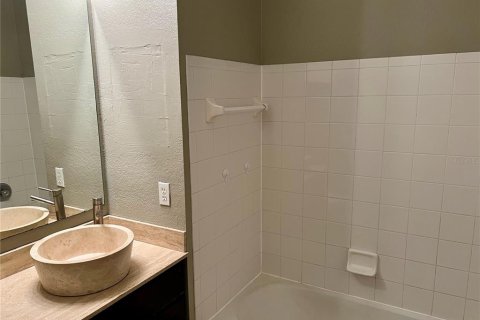 Condominio en alquiler en Orlando, Florida, 4 dormitorios, 121.98 m2 № 1918733 - foto 17