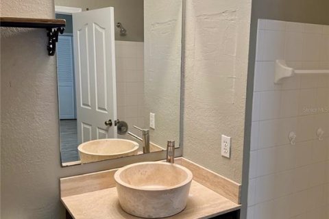 Condominio en alquiler en Orlando, Florida, 4 dormitorios, 121.98 m2 № 1918733 - foto 16