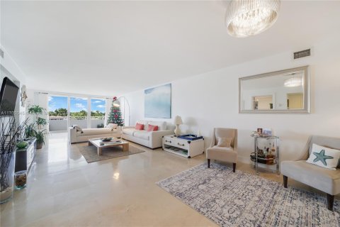 Condominio en venta en Miami Beach, Florida, 2 dormitorios, 180.23 m2 № 1864498 - foto 18