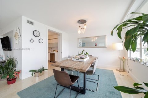 Condominio en venta en Miami Beach, Florida, 2 dormitorios, 180.23 m2 № 1864498 - foto 12
