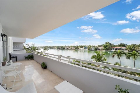 Condominio en venta en Miami Beach, Florida, 2 dormitorios, 180.23 m2 № 1864498 - foto 5