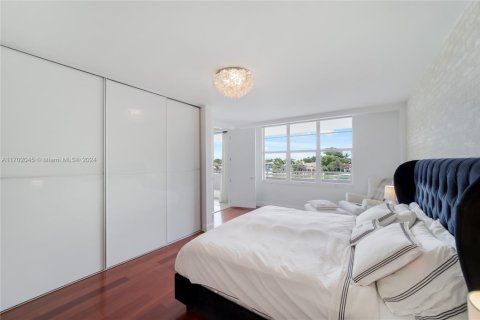 Condominio en venta en Miami Beach, Florida, 2 dormitorios, 180.23 m2 № 1864498 - foto 30
