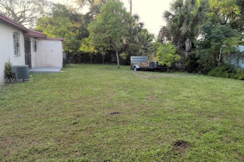 House in Miami Gardens, Florida 3 bedrooms, 103.86 sq.m. № 2035258 - photo 22