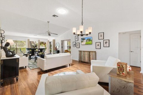 House in The Villages, Florida 3 bedrooms, 169.36 sq.m. № 1855541 - photo 11