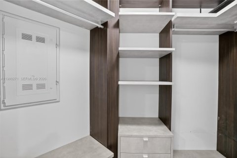 Copropriété à vendre à Miami, Floride: 2 chambres, 107.02 m2 № 2046403 - photo 12