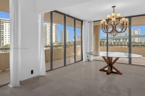 Condominio en alquiler en Aventura, Florida, 3 dormitorios, 220.27 m2 № 2032772 - foto 2