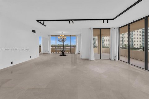 Condominio en alquiler en Aventura, Florida, 3 dormitorios, 220.27 m2 № 2032772 - foto 5