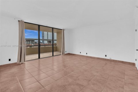 Condominio en alquiler en Aventura, Florida, 3 dormitorios, 220.27 m2 № 2032772 - foto 13