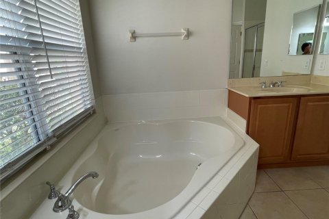 Купить виллу или дом в Орландо, Флорида 8 комнат, 260.22м2, № 1944019 - фото 16