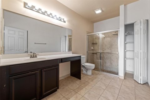 Снять в аренду виллу или дом в Хомстед, Флорида 3 спальни, 150.59м2, № 1991946 - фото 12