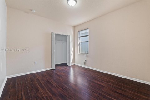 Снять в аренду виллу или дом в Хомстед, Флорида 3 спальни, 150.59м2, № 1991946 - фото 15