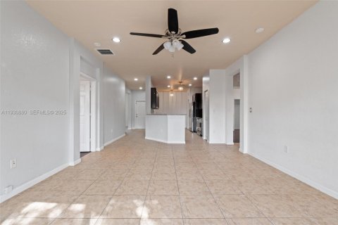 Снять в аренду виллу или дом в Хомстед, Флорида 3 спальни, 150.59м2, № 1991946 - фото 9