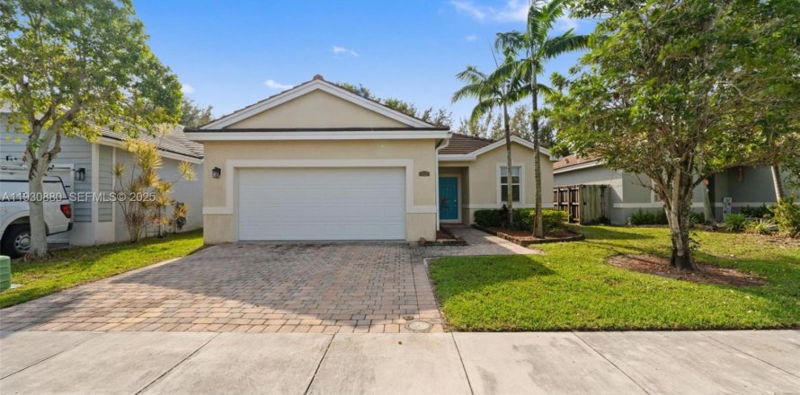 Дом в Хомстед, Флорида 3 спальни, 150.59м2 № 1991946