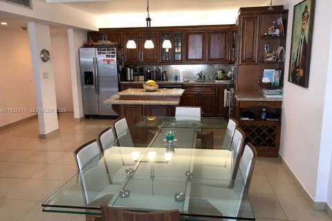 Condominio en alquiler en Sunny Isles Beach, Florida, 2 dormitorios, 142.79 m2 № 1993288 - foto 6