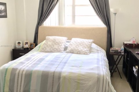 Condominio en alquiler en Sunny Isles Beach, Florida, 2 dormitorios, 142.79 m2 № 1993288 - foto 9