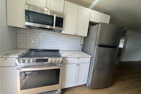 Apartment in DeLand, Florida 2 bedrooms, 89.19 sq.m. № 1901133 - photo 4