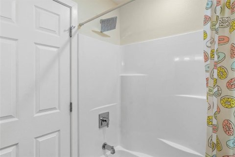 House in Saint Petersburg, Florida 3 bedrooms, 105.91 sq.m. № 1593435 - photo 20