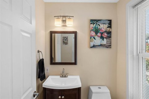 House in Saint Petersburg, Florida 3 bedrooms, 105.91 sq.m. № 1593435 - photo 19