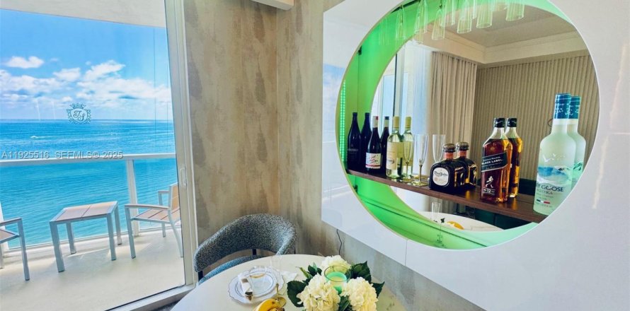 Hotel en Sunny Isles Beach, Florida 51.19 m2 № 1984027