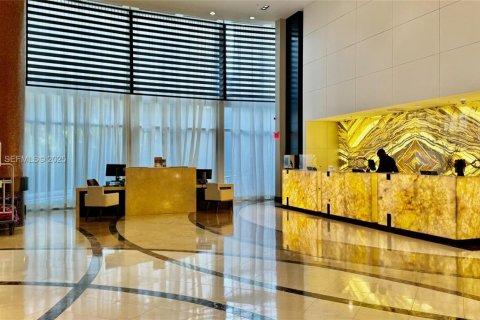 Hotel en venta en Sunny Isles Beach, Florida, 51.19 m2 № 1984027 - foto 28