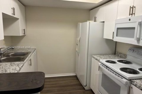 Купить таунхаус в Норт-Лодердейл, Флорида 3 спальни, 136.75м2, № 1988650 - фото 25