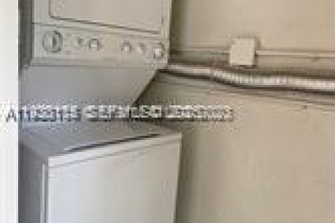 Купить таунхаус в Норт-Лодердейл, Флорида 3 спальни, 136.75м2, № 1988650 - фото 19