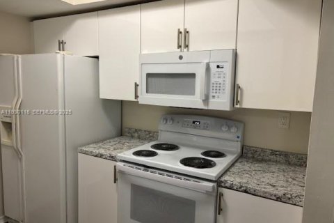 Купить таунхаус в Норт-Лодердейл, Флорида 3 спальни, 136.75м2, № 1988650 - фото 24