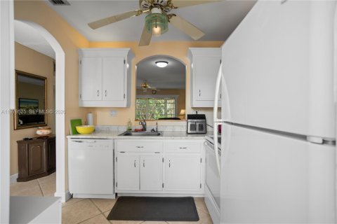 Condominio en venta en Lauderhill, Florida, 2 dormitorios, 80.82 m2 № 2043936 - foto 4