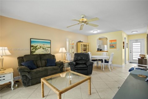 Condominio en venta en Lauderhill, Florida, 2 dormitorios, 80.82 m2 № 2043936 - foto 9