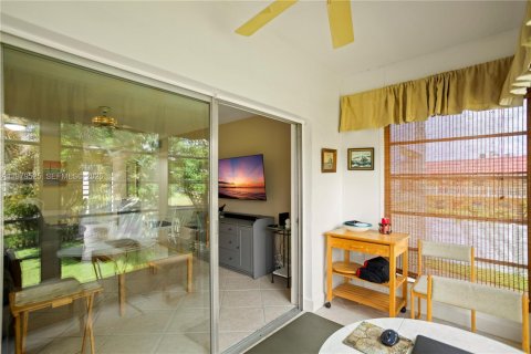 Condominio en venta en Lauderhill, Florida, 2 dormitorios, 80.82 m2 № 2043936 - foto 12