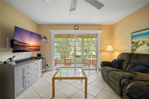 Condominio en venta en Lauderhill, Florida, 2 dormitorios, 80.82 m2 № 2043936 - foto 11