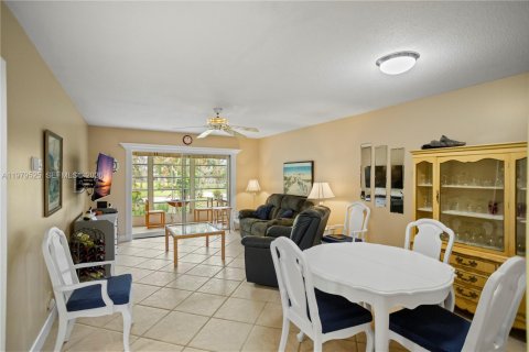 Condominio en venta en Lauderhill, Florida, 2 dormitorios, 80.82 m2 № 2043936 - foto 6