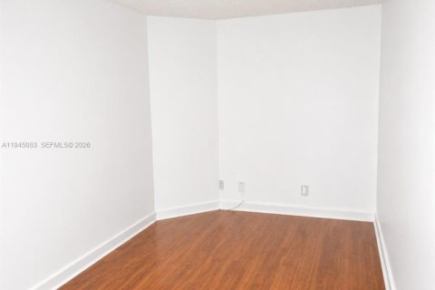 Condo in Miami, Florida, 1 bedroom  № 2180460 - photo 10