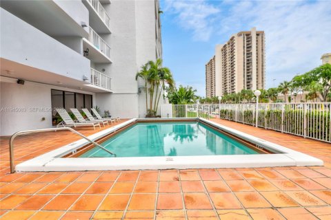 Condo in Miami, Florida, 1 bedroom  № 2180460 - photo 19