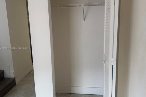 Adosado en alquiler en Lauderhill, Florida, 2 dormitorios, 94.76 m2 № 1435369 - foto 10