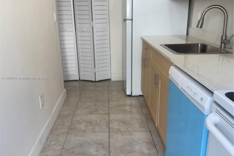 Adosado en alquiler en Lauderhill, Florida, 2 dormitorios, 94.76 m2 № 1435369 - foto 3