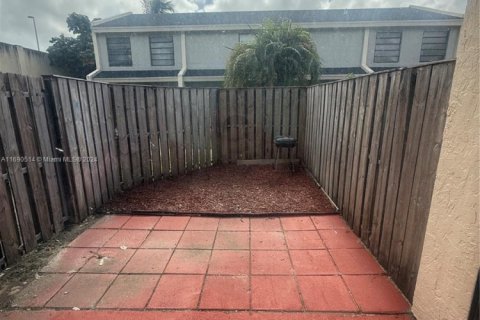 Adosado en alquiler en Lauderhill, Florida, 2 dormitorios, 94.76 m2 № 1435369 - foto 22