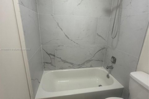 Adosado en alquiler en Lauderhill, Florida, 2 dormitorios, 94.76 m2 № 1435369 - foto 14