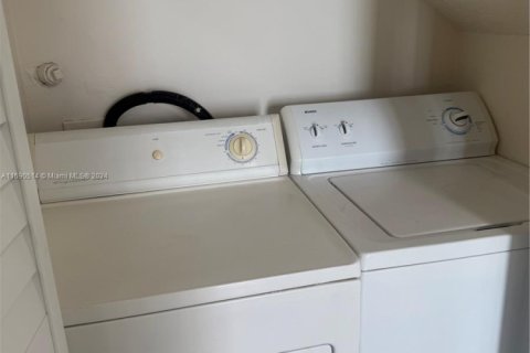 Adosado en alquiler en Lauderhill, Florida, 2 dormitorios, 94.76 m2 № 1435369 - foto 7