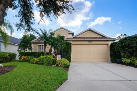 House in Bradenton, Florida 3 bedrooms, 193.89 sq.m. № 2220757