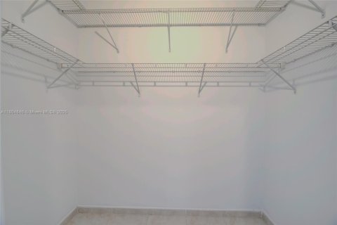 Condo in Doral, Florida, 2 bedrooms  № 1954076 - photo 19