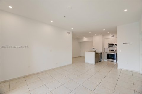 Condo in Doral, Florida, 2 bedrooms  № 1954076 - photo 10