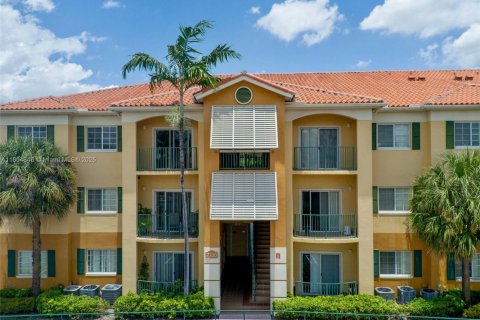 Condo in Doral, Florida, 2 bedrooms  № 1954076 - photo 1