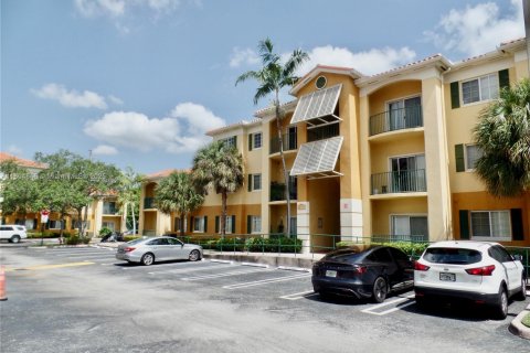 Condo in Doral, Florida, 2 bedrooms  № 1954076 - photo 24